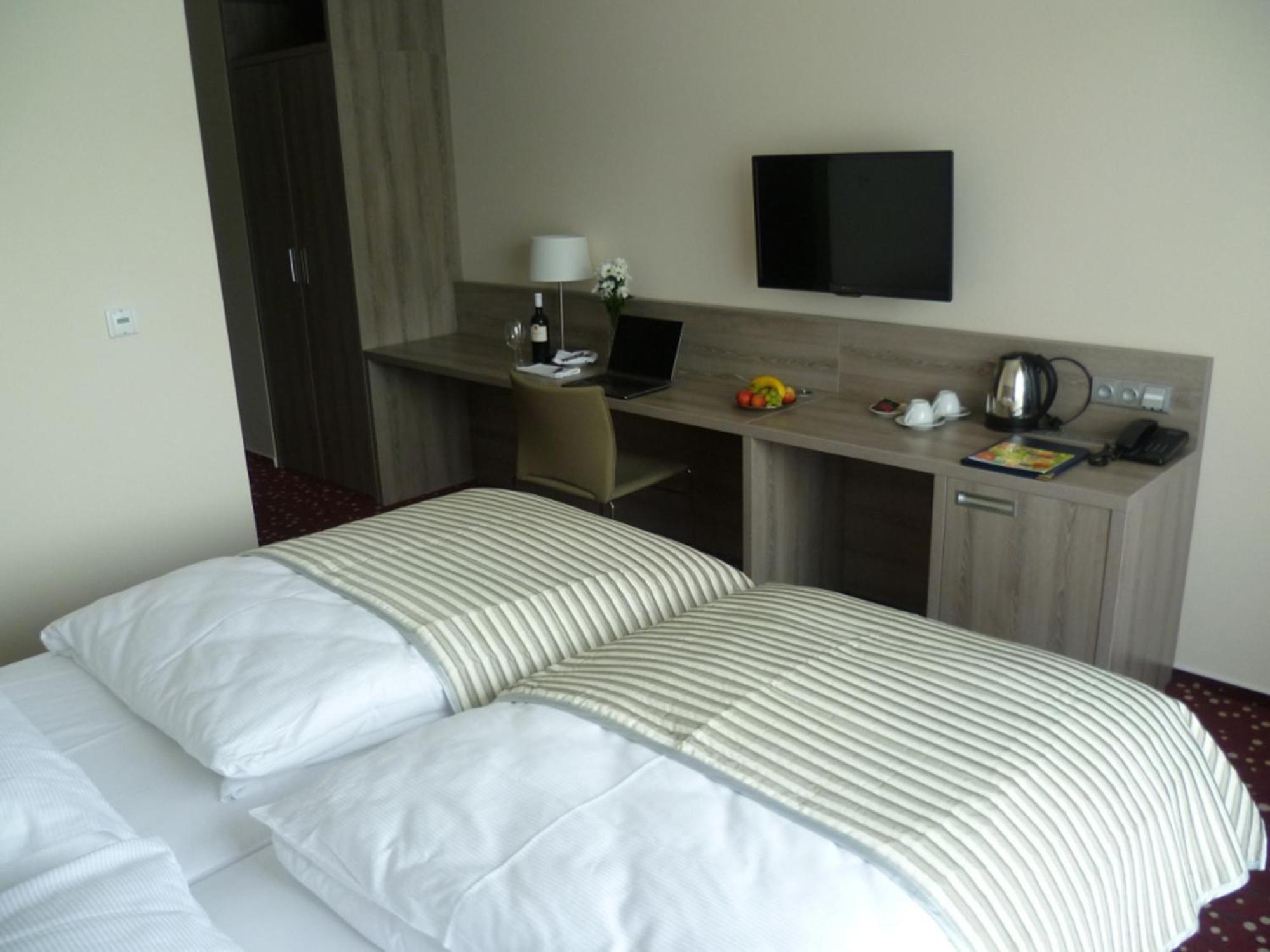 Ea Hotel Kraskov Stary Dvur Exterior photo