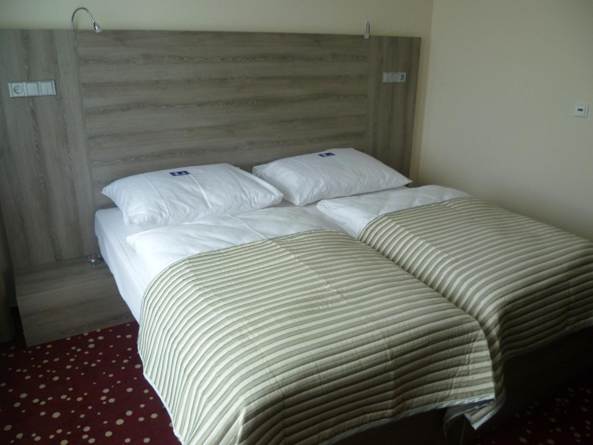 Ea Hotel Kraskov Stary Dvur Exterior photo